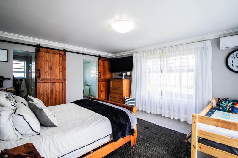 5 Bedroom Property for Sale in Myburgh Park Western Cape